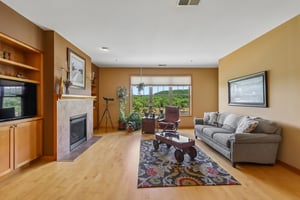 Water St unit 212-S1906-006.jpg