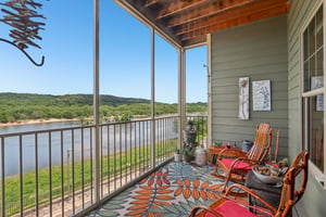 Water St unit 212-S1906-033.jpg