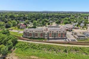 Water St unit 212-S1906-042.jpg