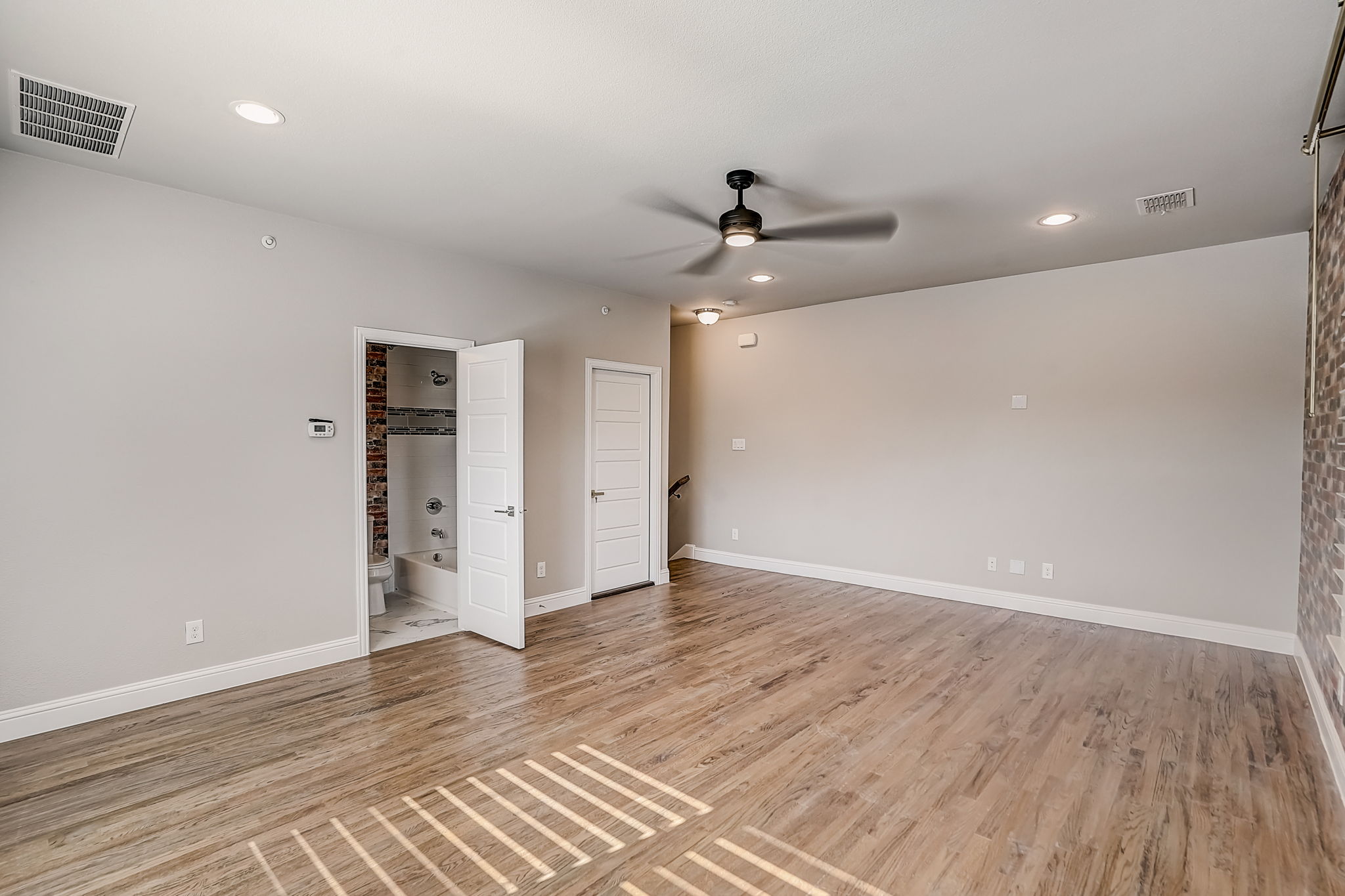 Dexter Ln-034