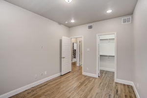 Dexter Ln-020
