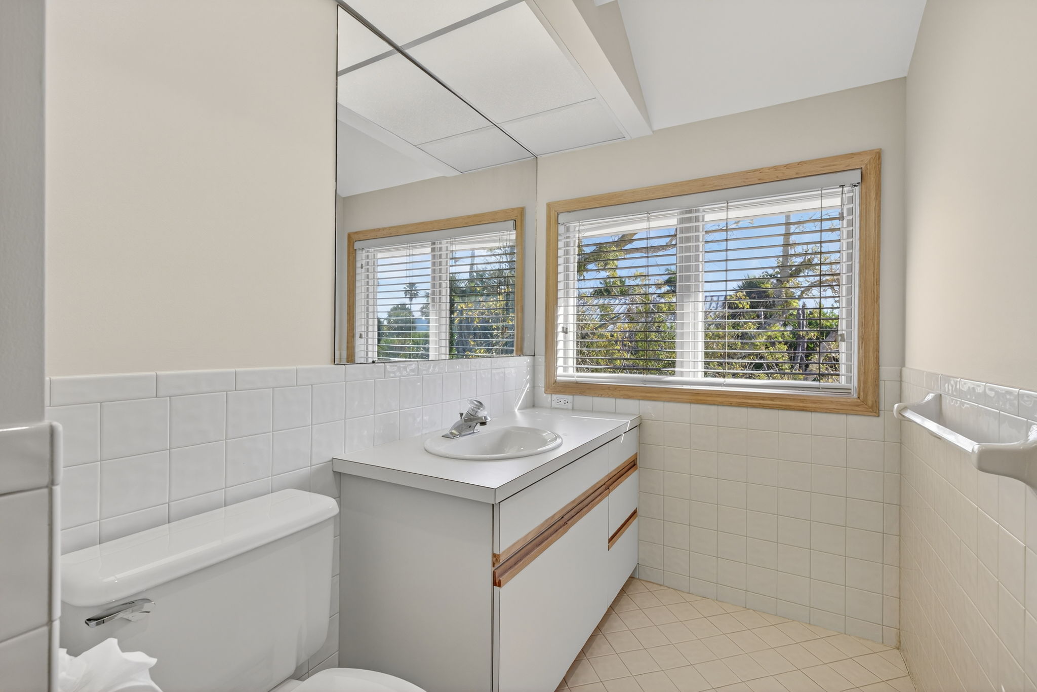 Guest Bathroom 2 of 2