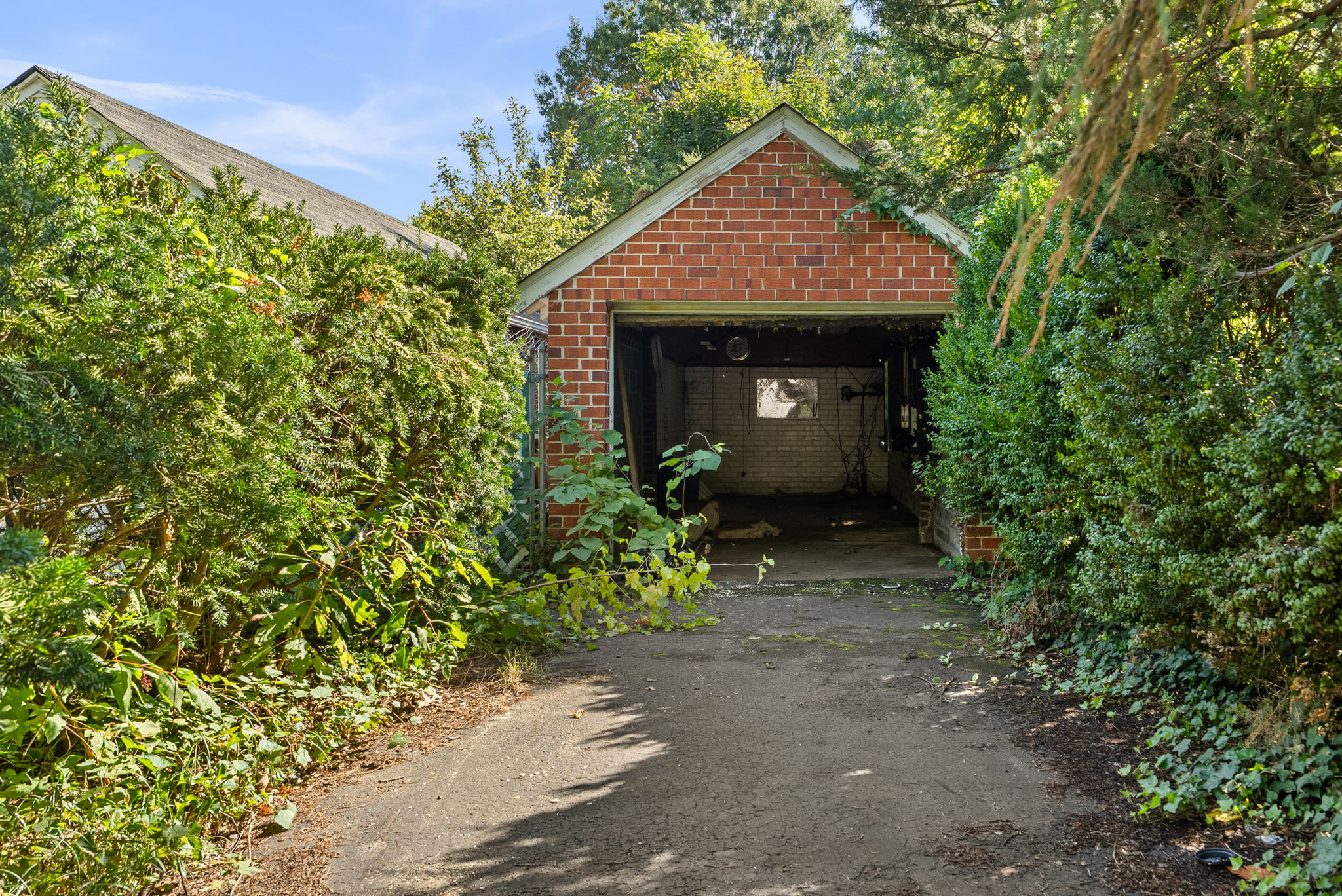 Detached Garage