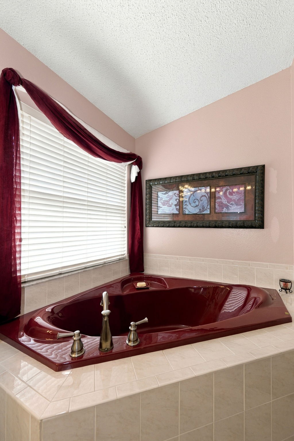 Primary Bathroom 1c