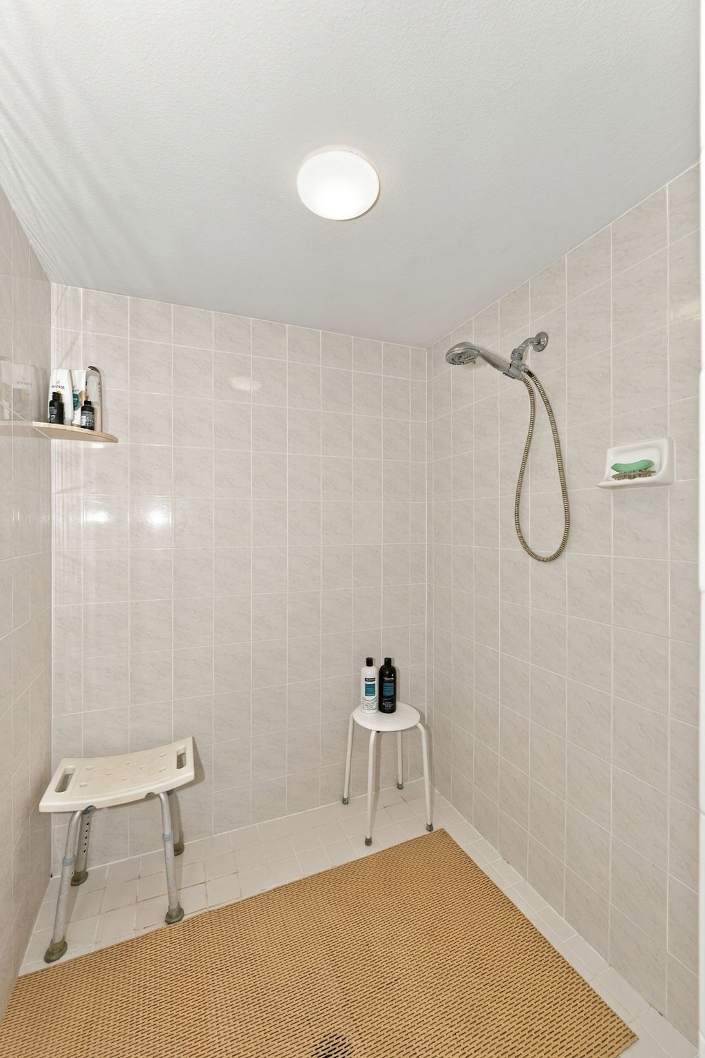 Primary Bathroom 1d