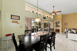 Kitchen Eat-In 1