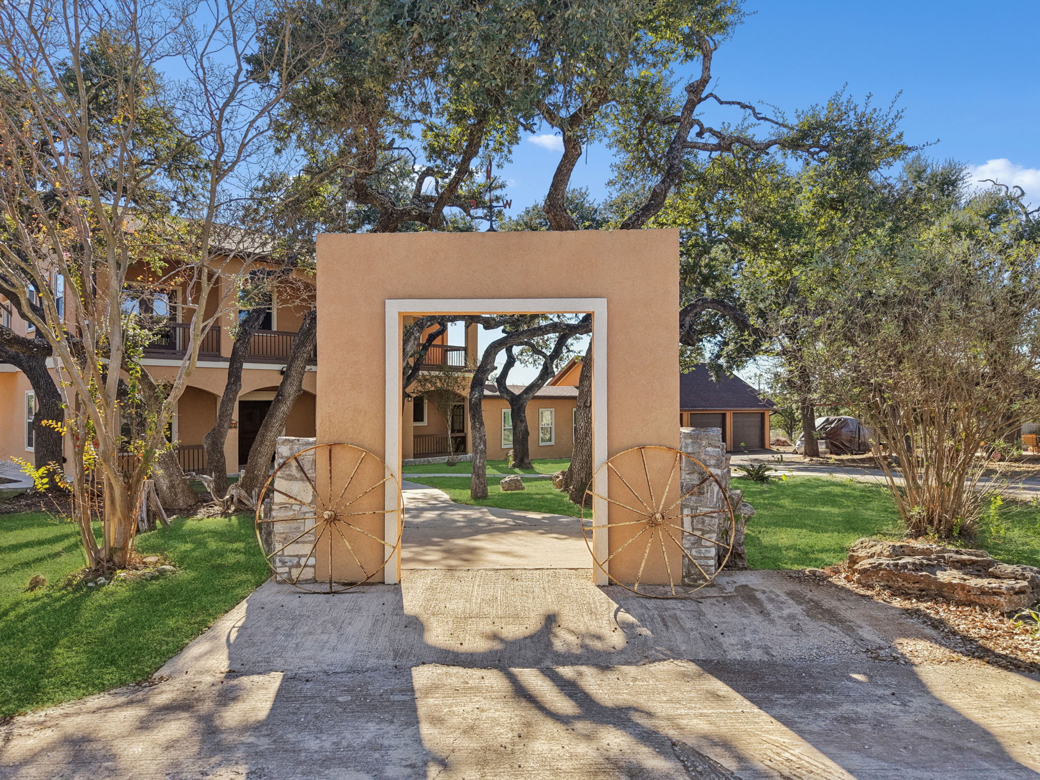 Hilliard Rd-L1111-001