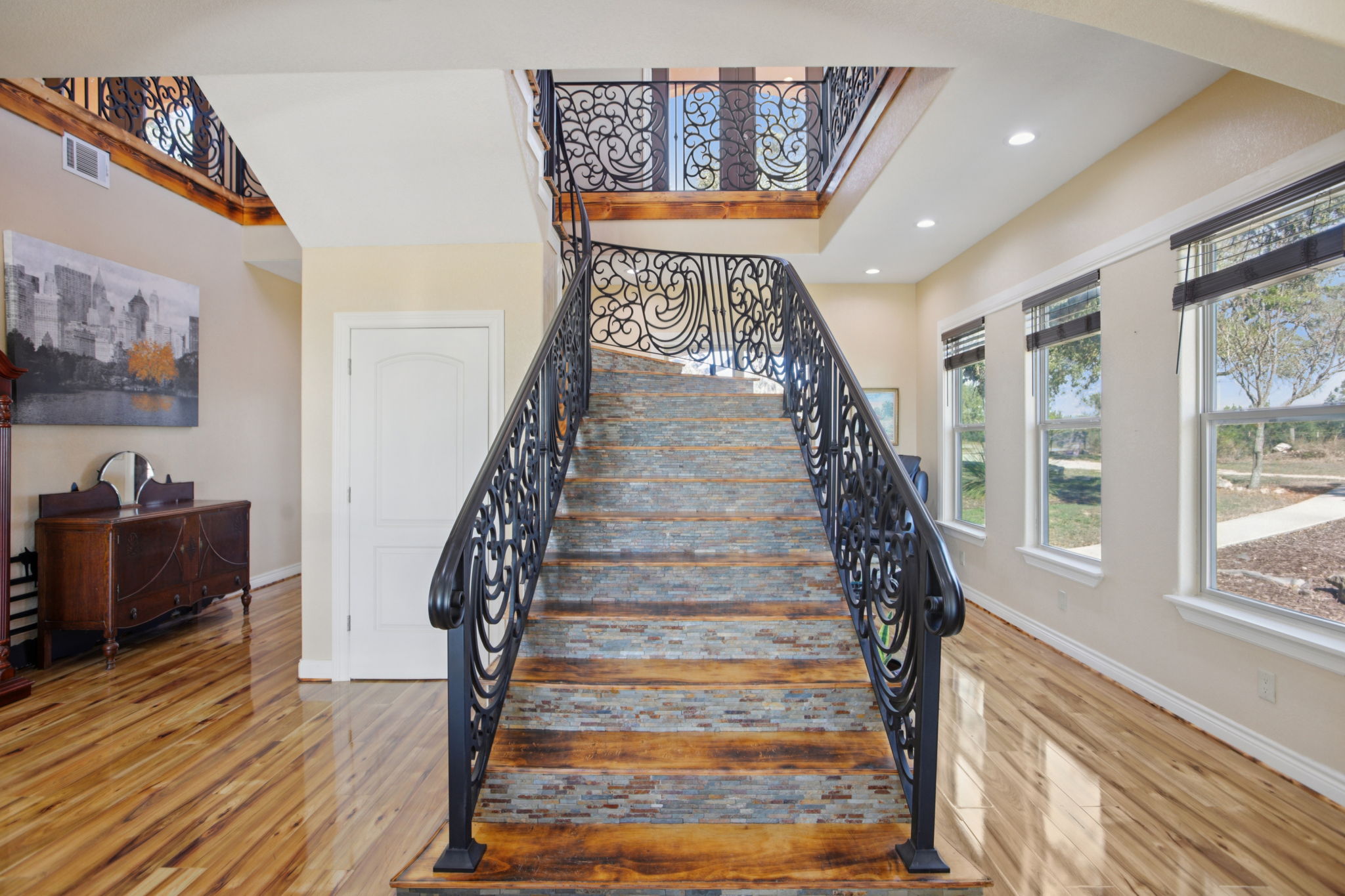 Hilliard Rd-L1111-020