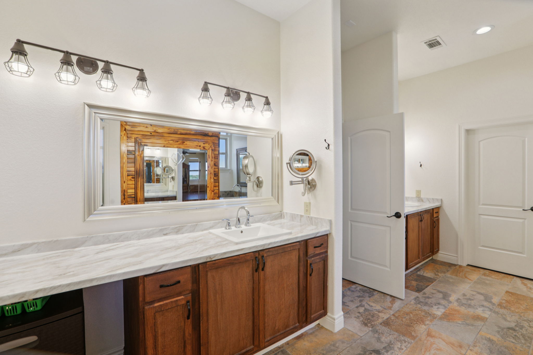 Hilliard Rd-L1111-035