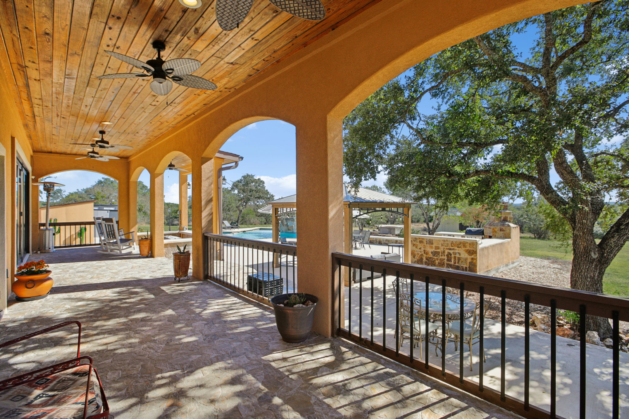 Hilliard Rd-L1111-050