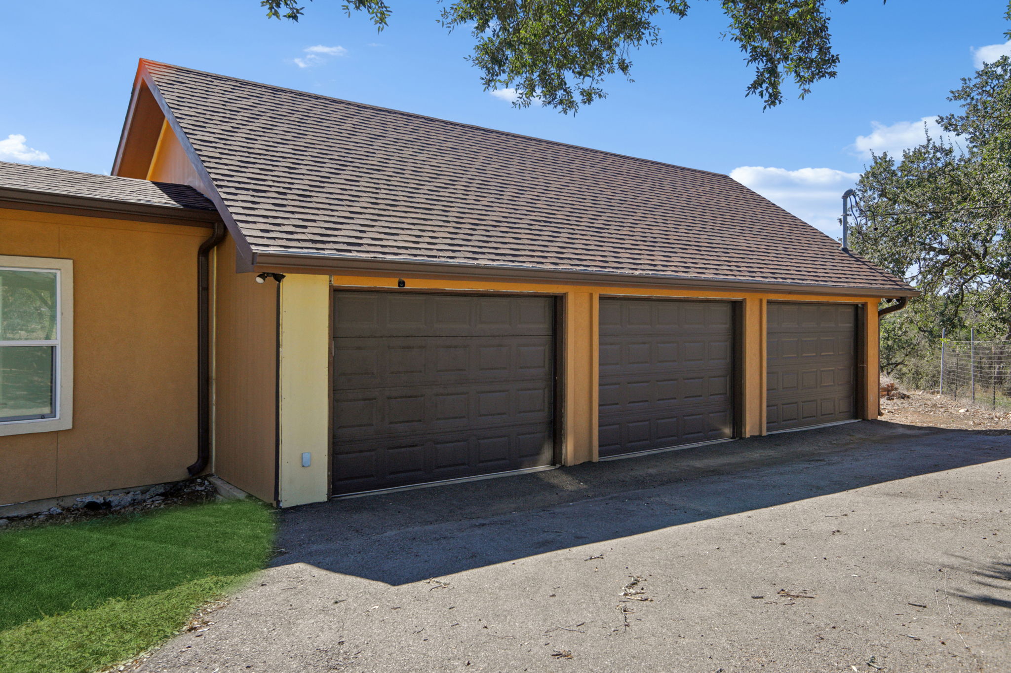 Hilliard Rd-L1111-053