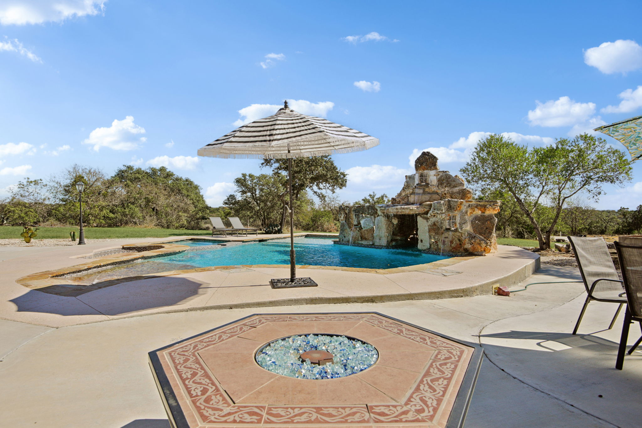 Hilliard Rd-L1111-059