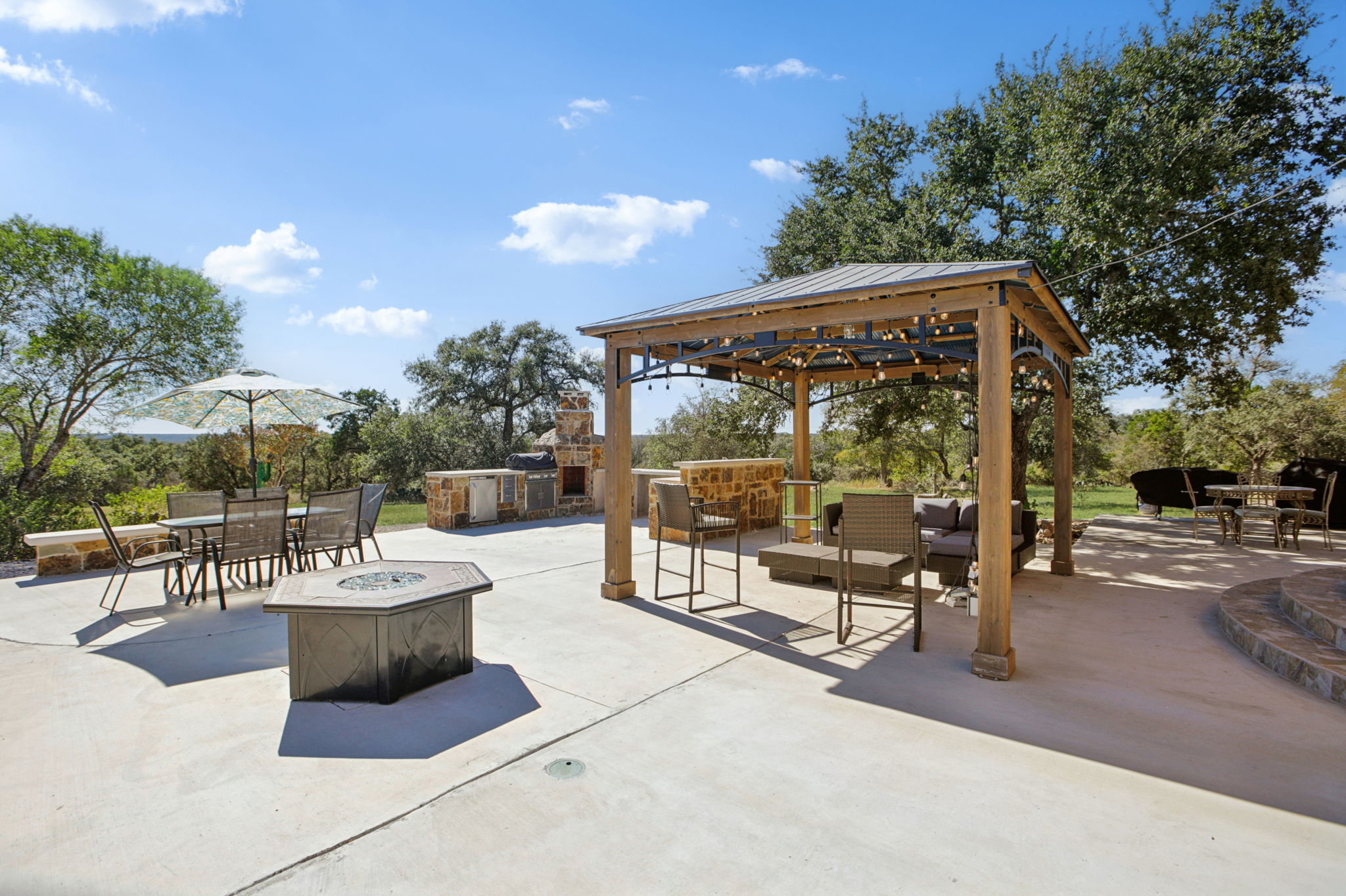 Hilliard Rd-L1111-061