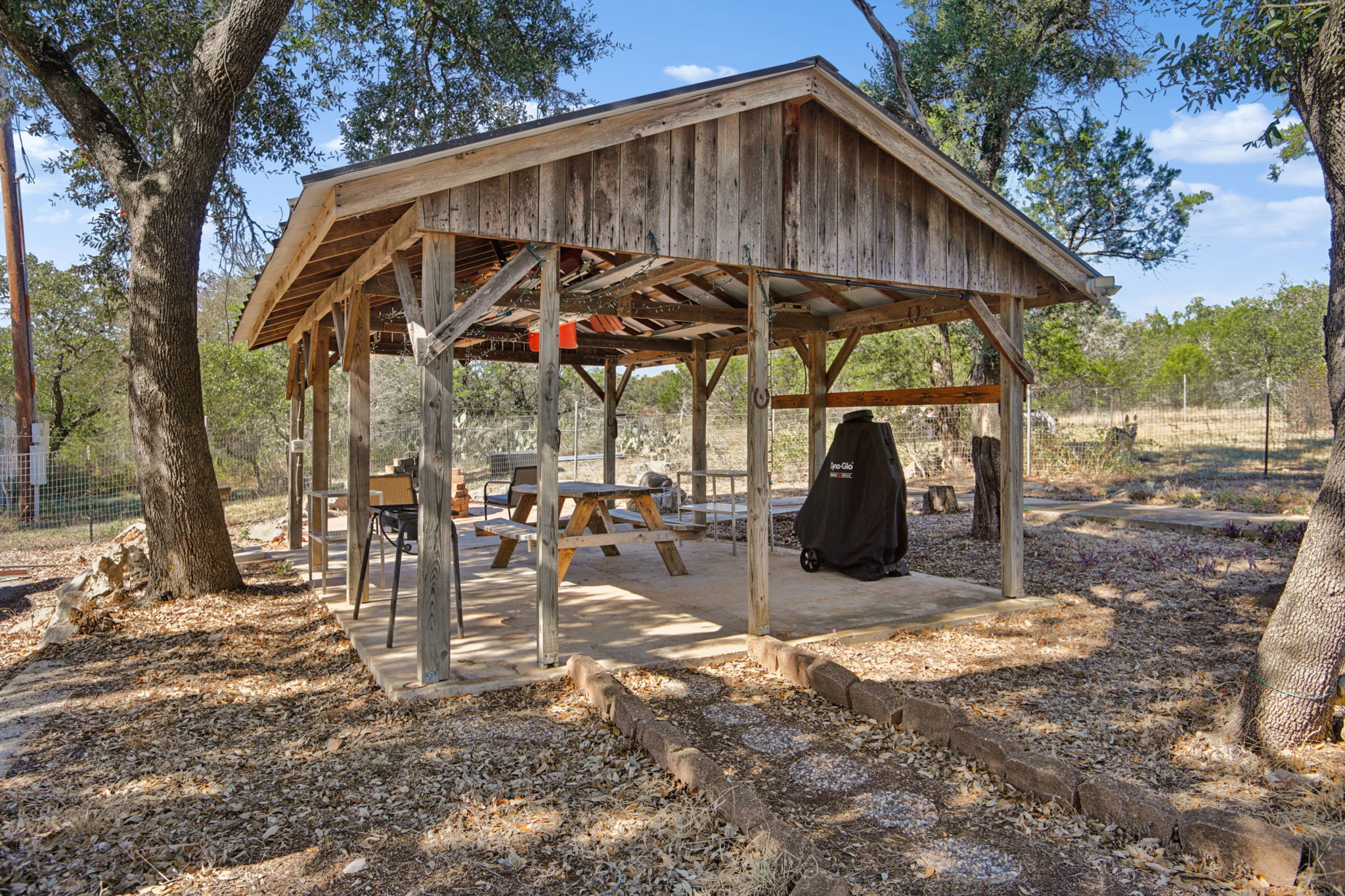 Hilliard Rd-L1111-067