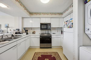Kitchen/Laundry