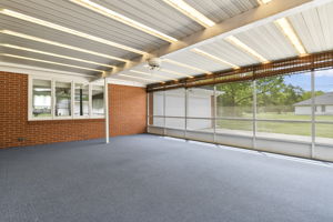 Screened-in Porch