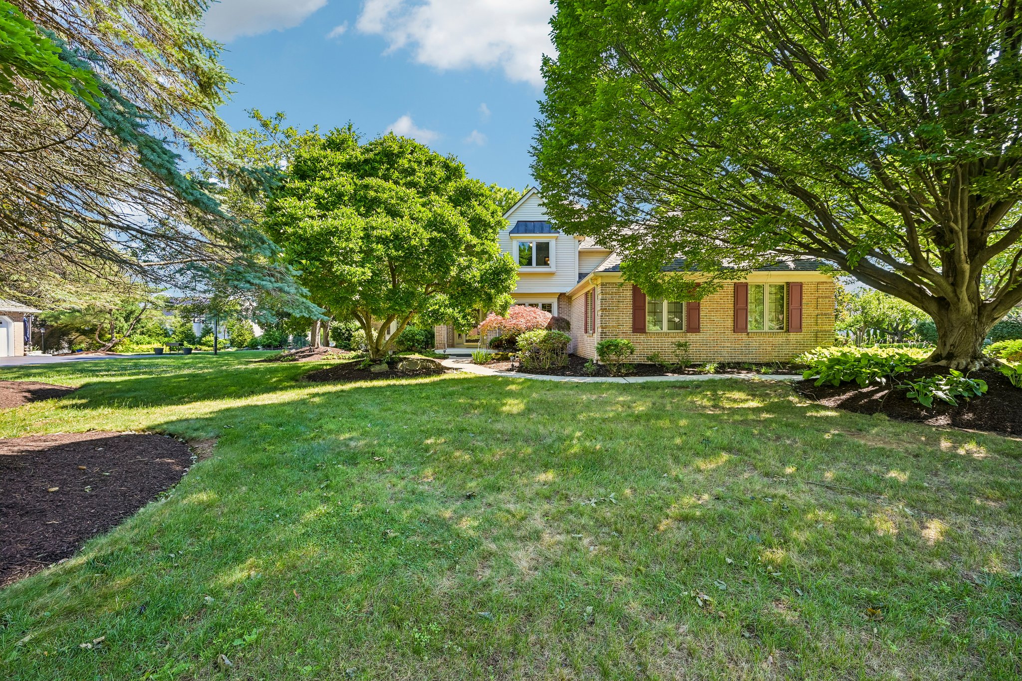 Newton Cir-S2506-002.jpg