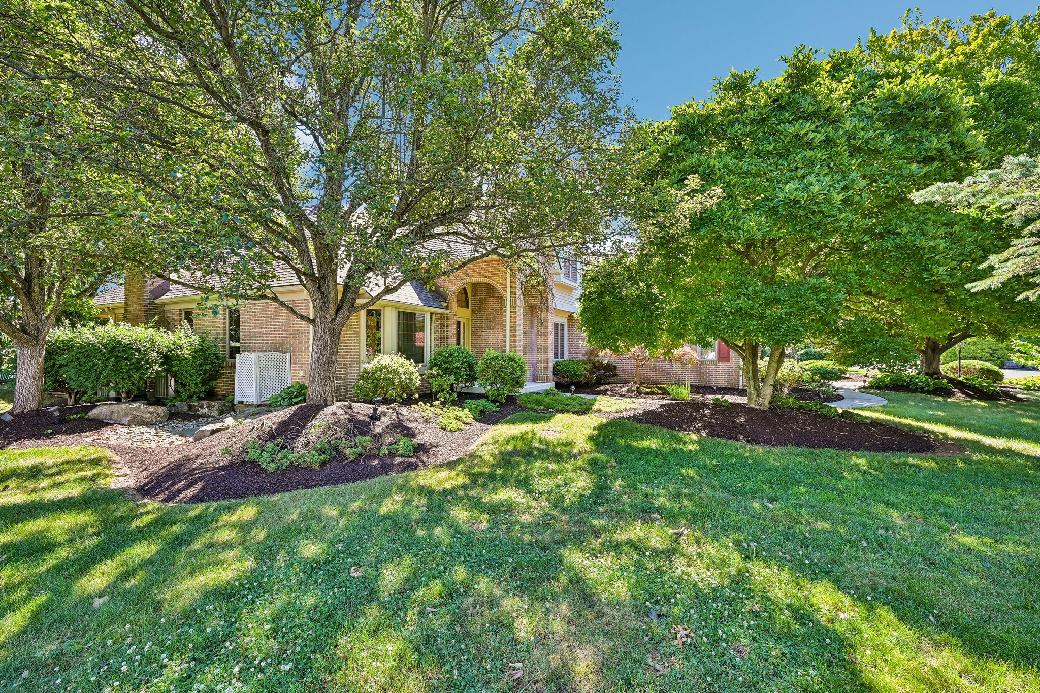 Newton Cir-S2506-003.jpg