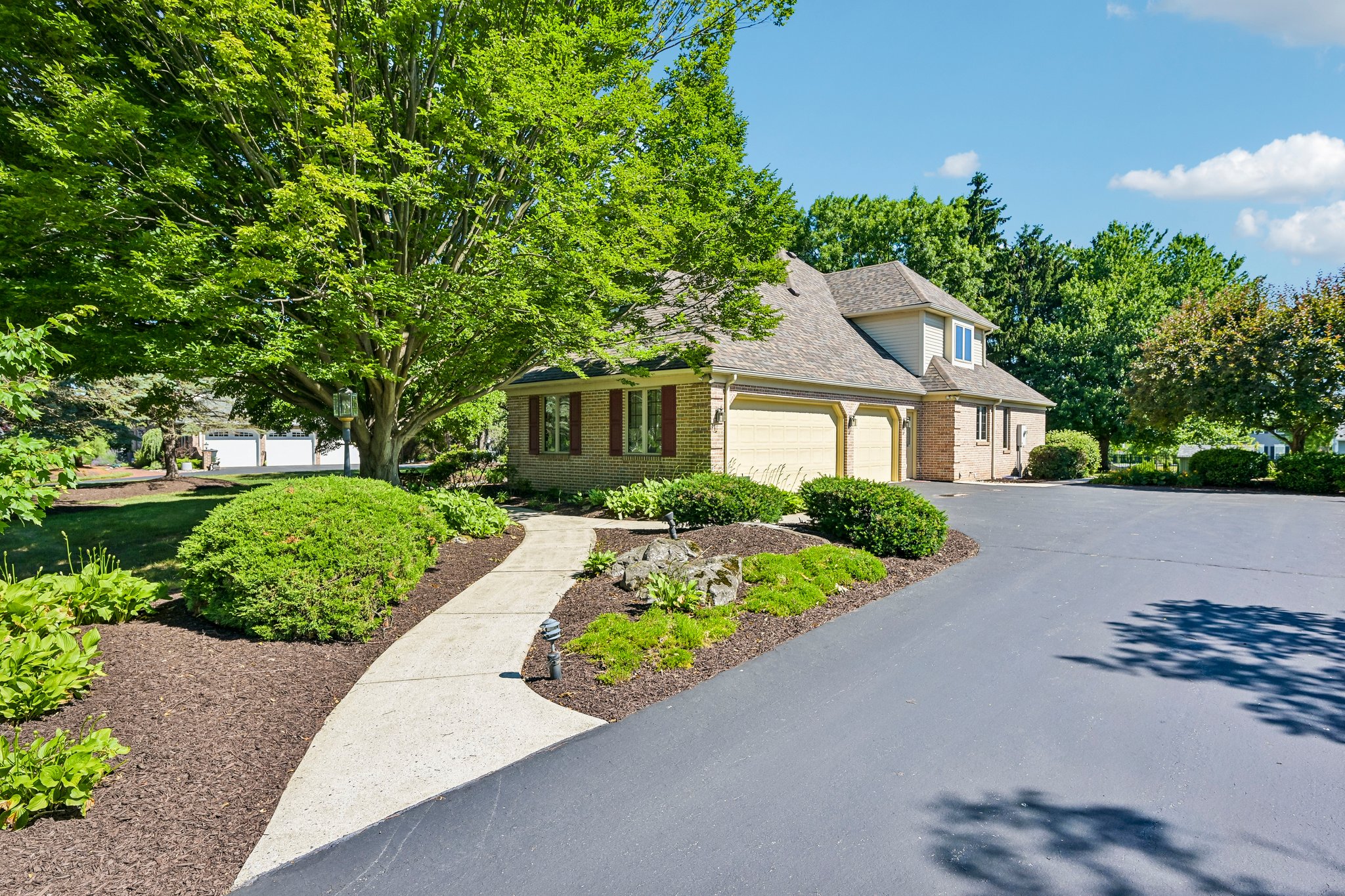 Newton Cir-S2506-005.jpg