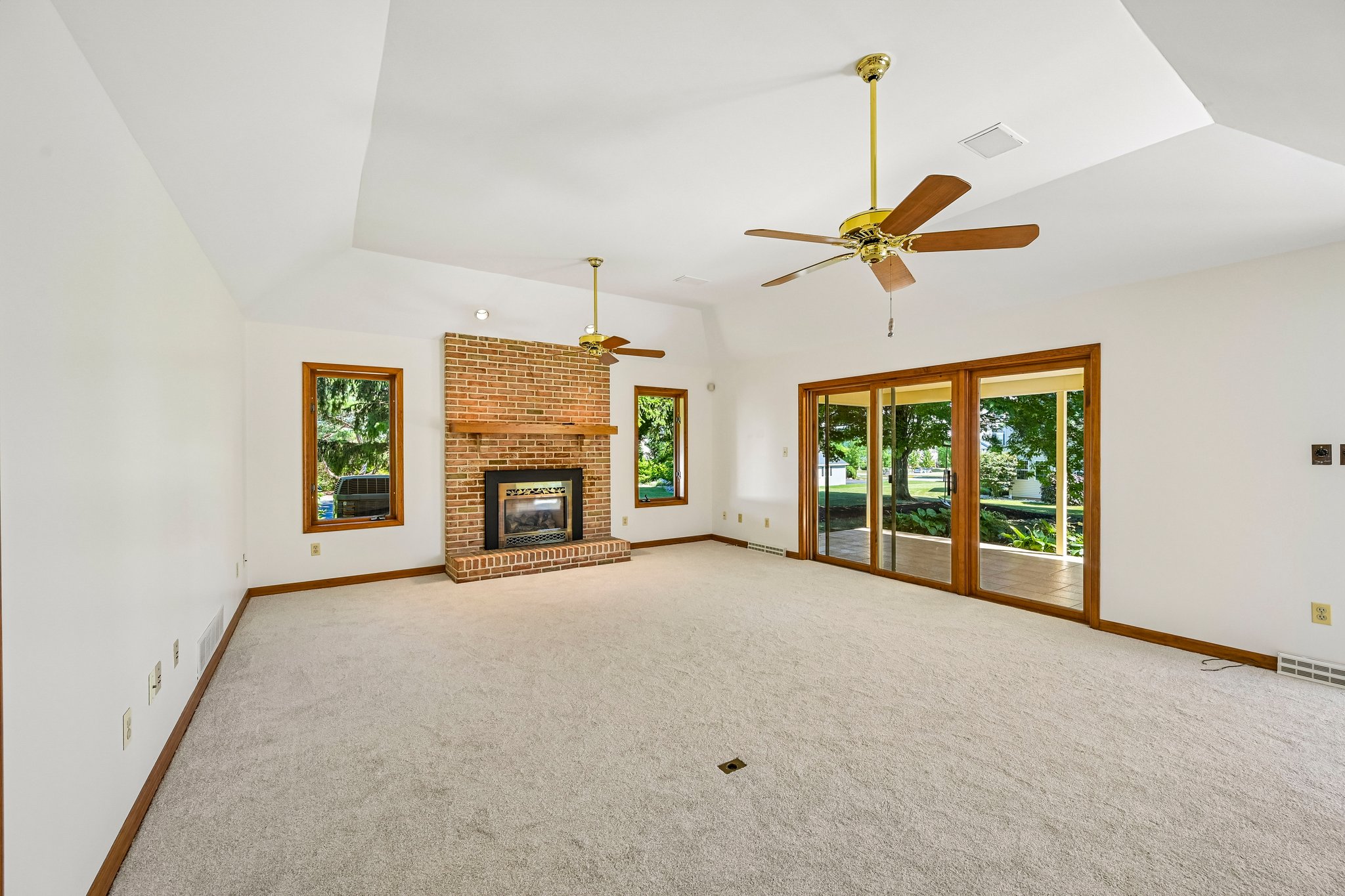 Newton Cir-S2506-010.jpg