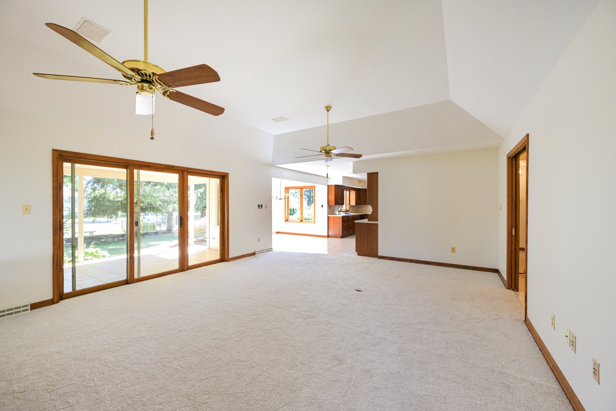 Newton Cir-S2506-011.jpg