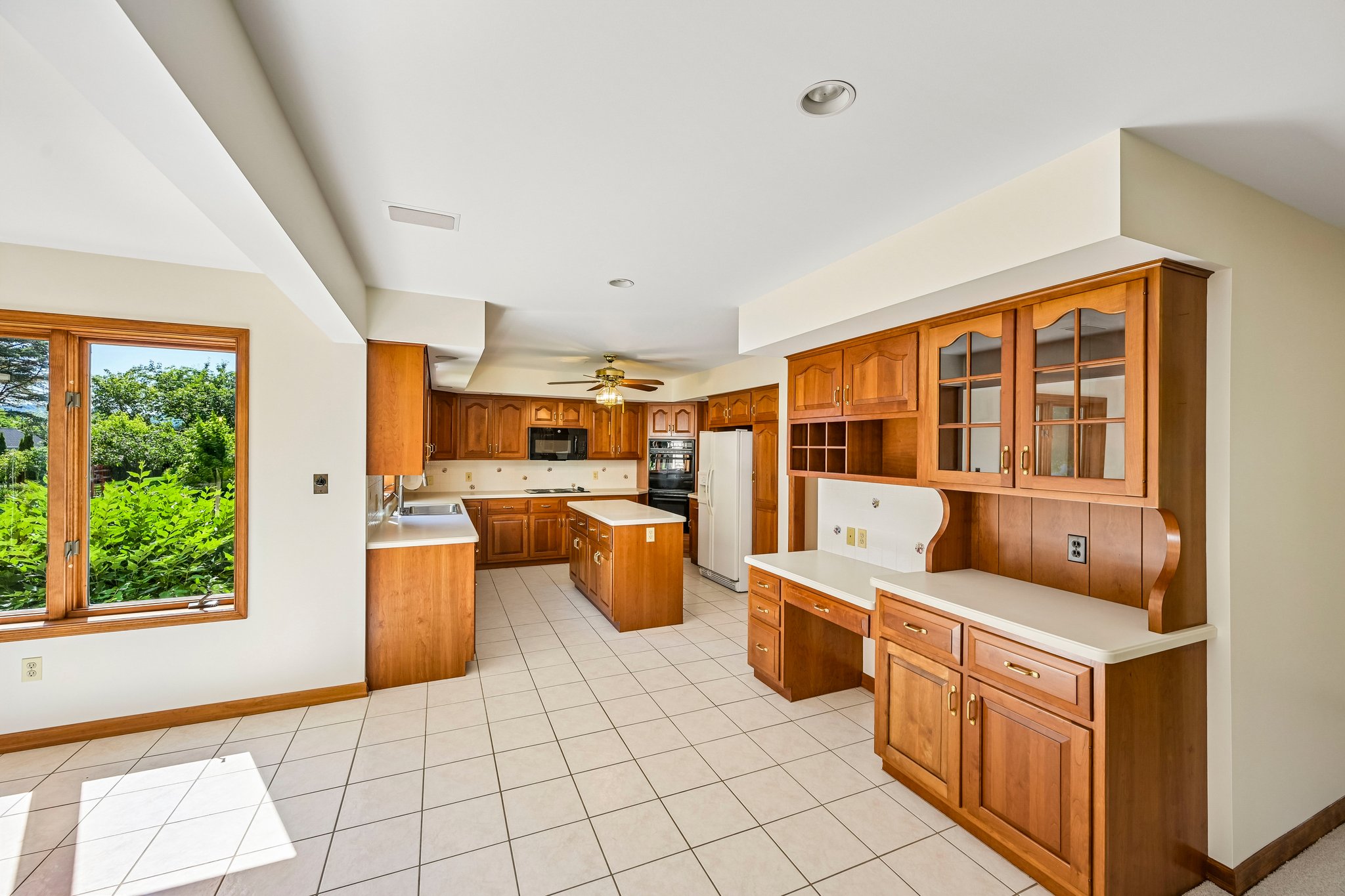 Newton Cir-S2506-018.jpg