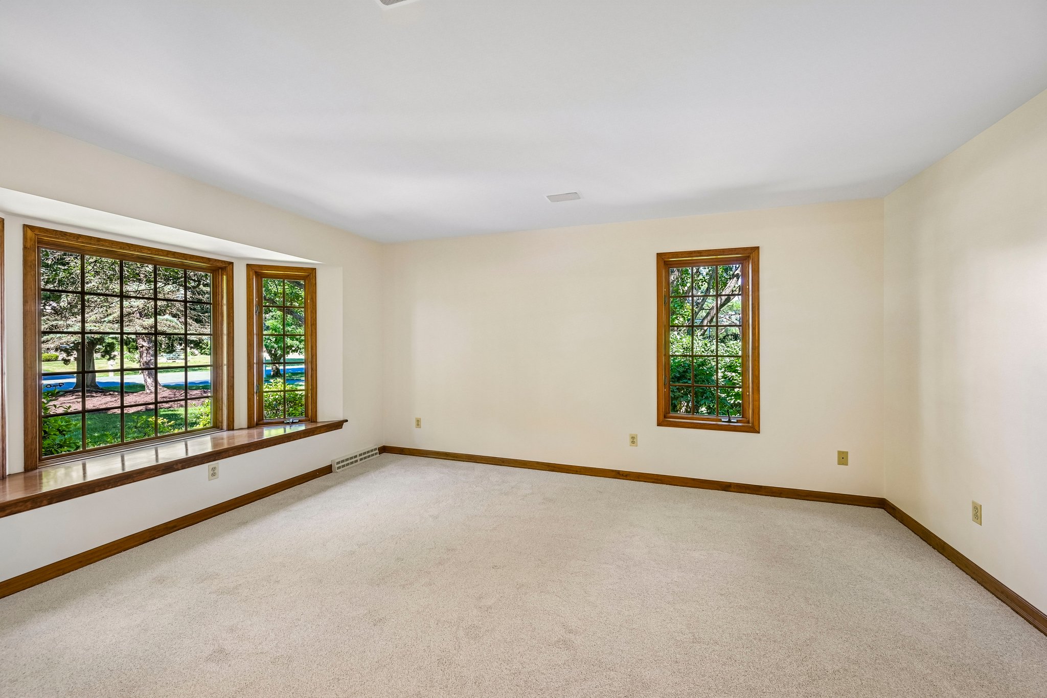 Newton Cir-S2506-023.jpg