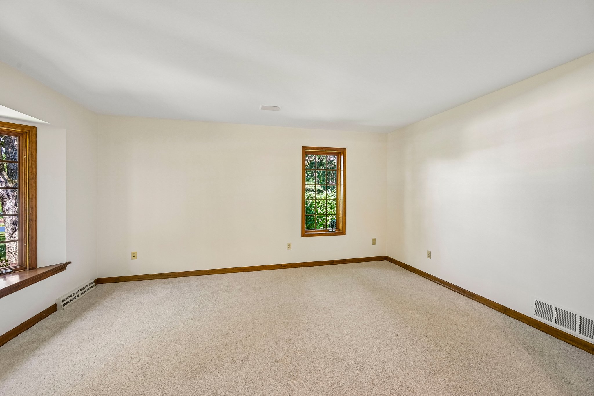 Newton Cir-S2506-024.jpg
