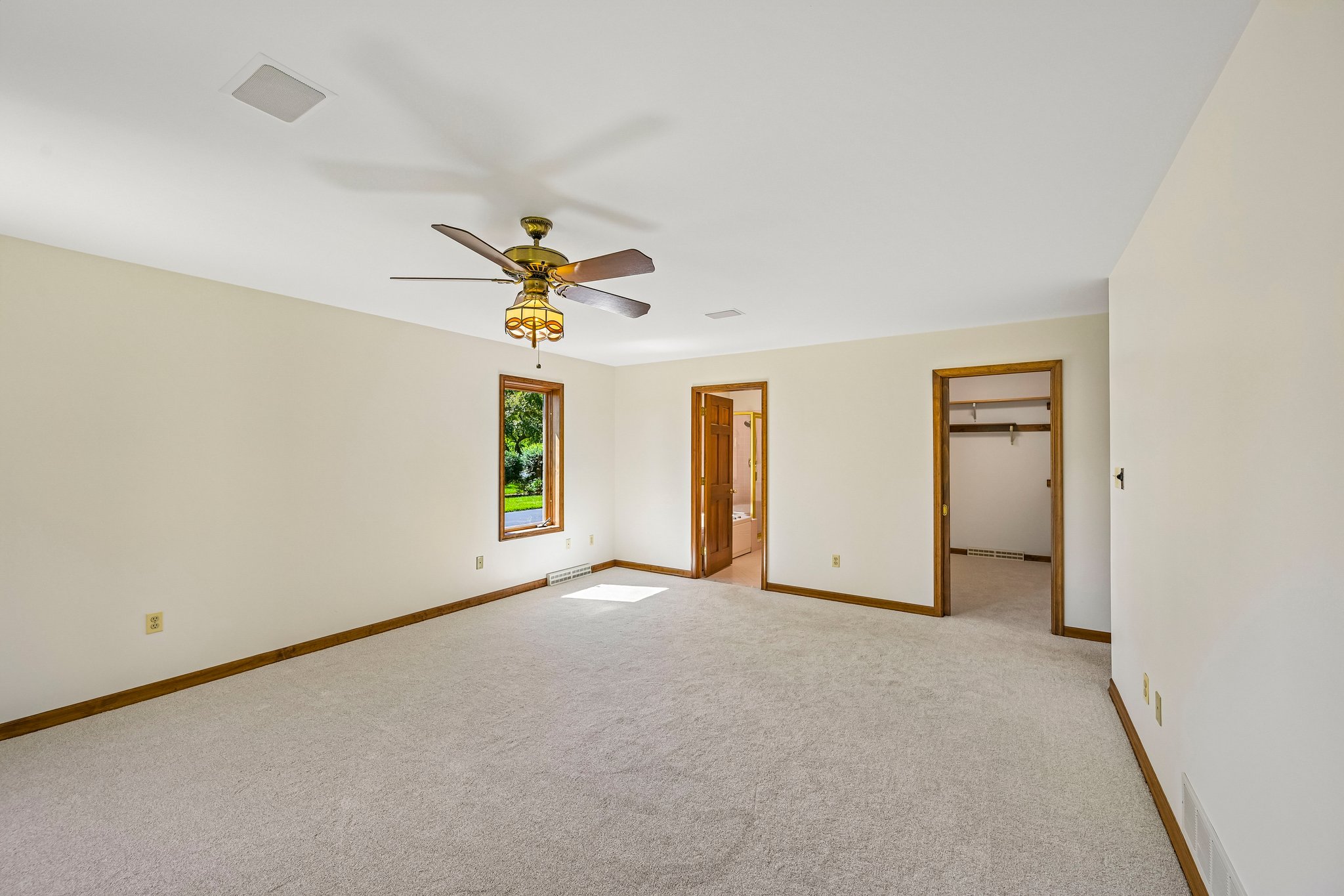 Newton Cir-S2506-037.jpg