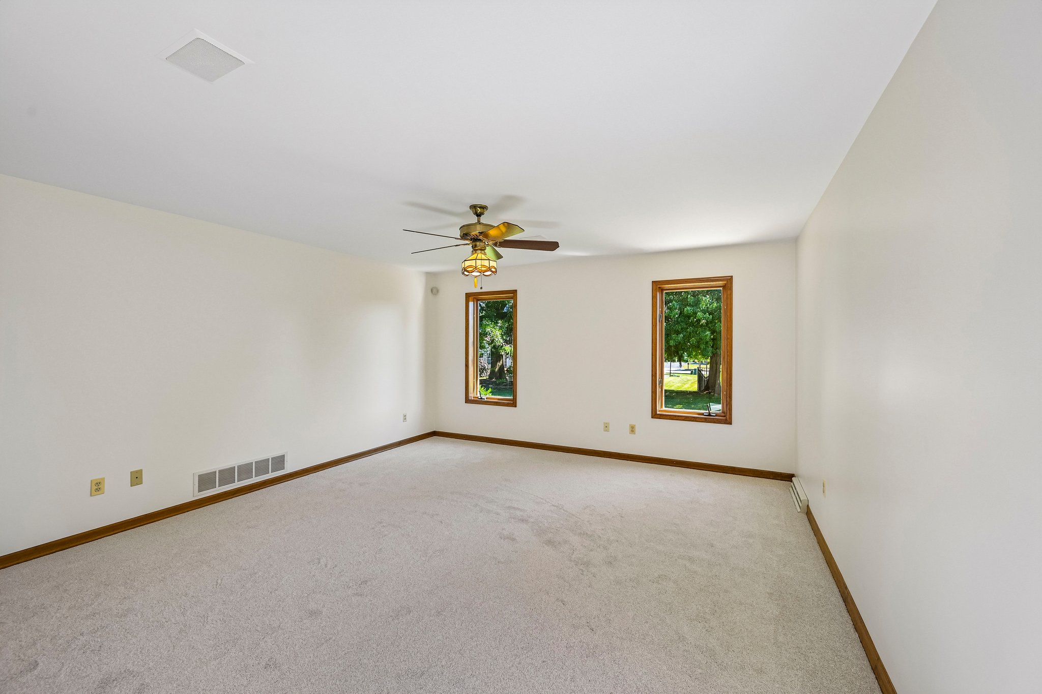 Newton Cir-S2506-039.jpg