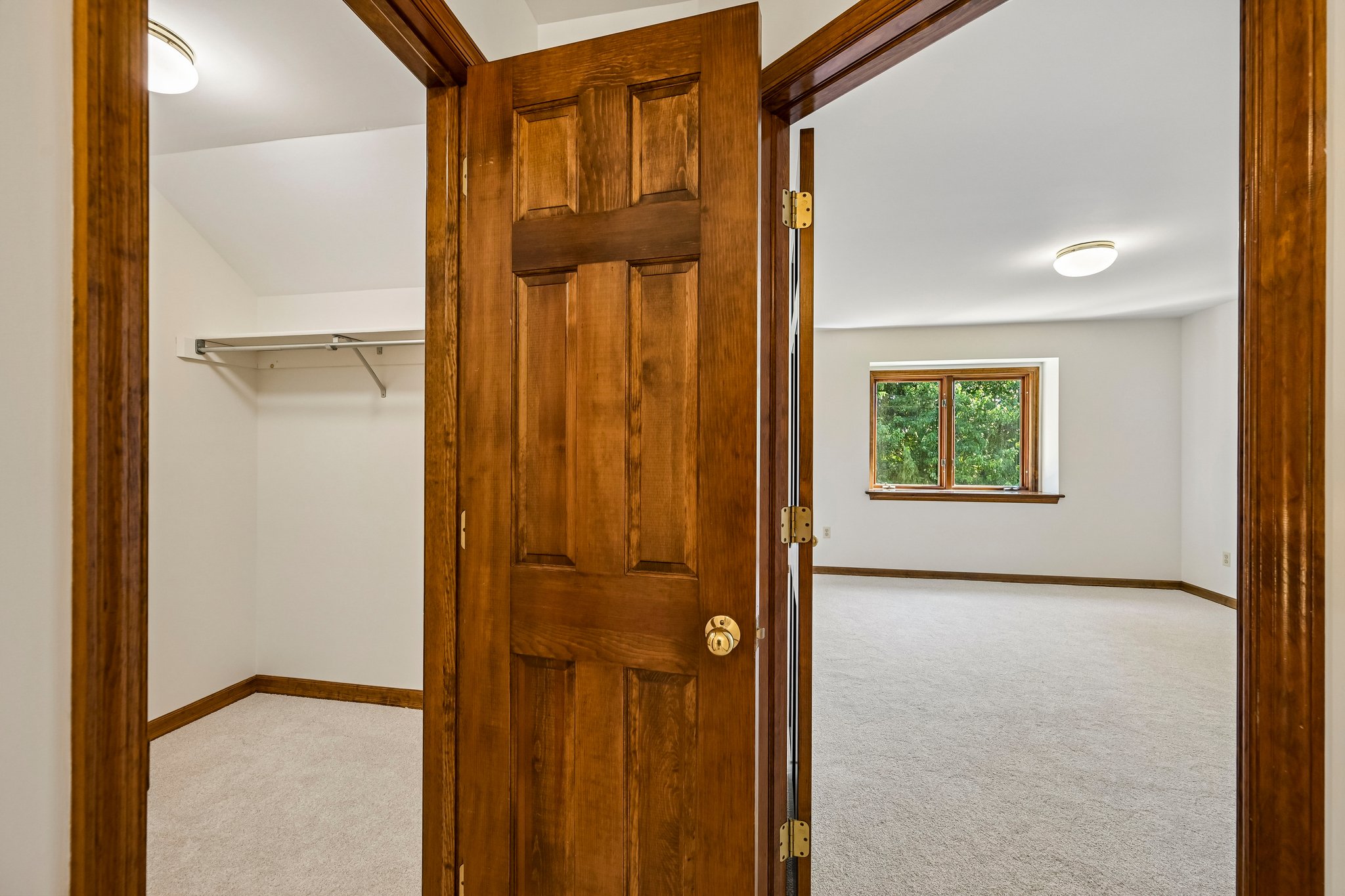 Newton Cir-S2506-044.jpg