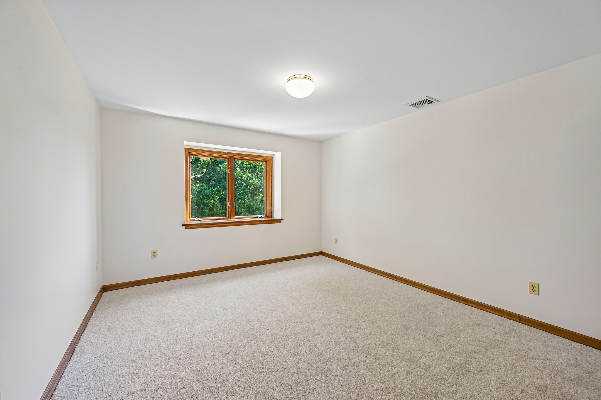 Newton Cir-S2506-045.jpg