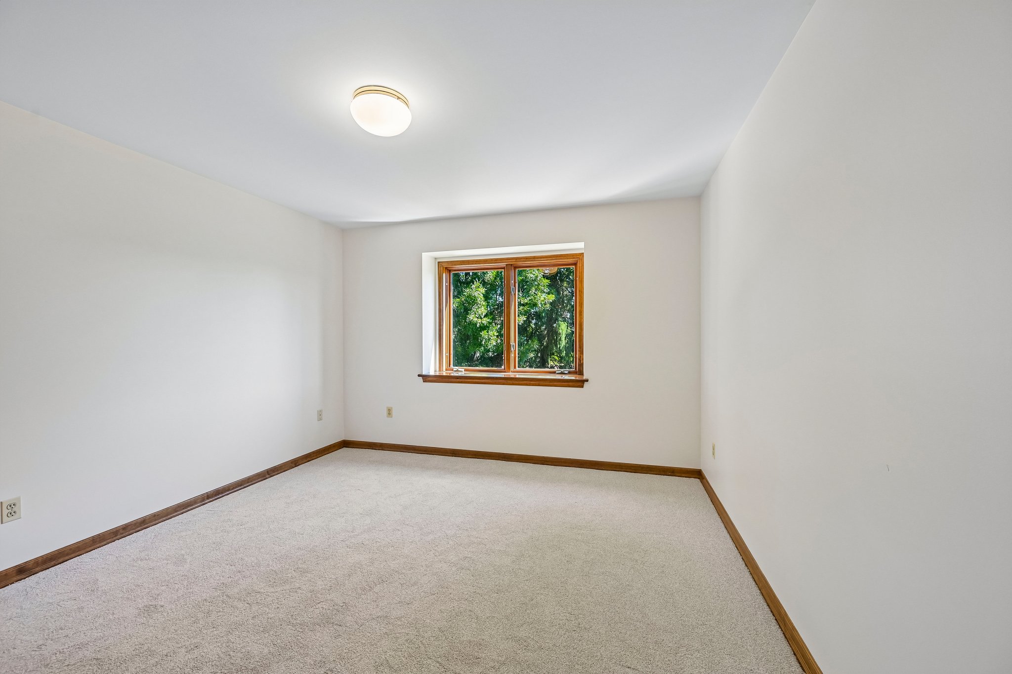 Newton Cir-S2506-048.jpg