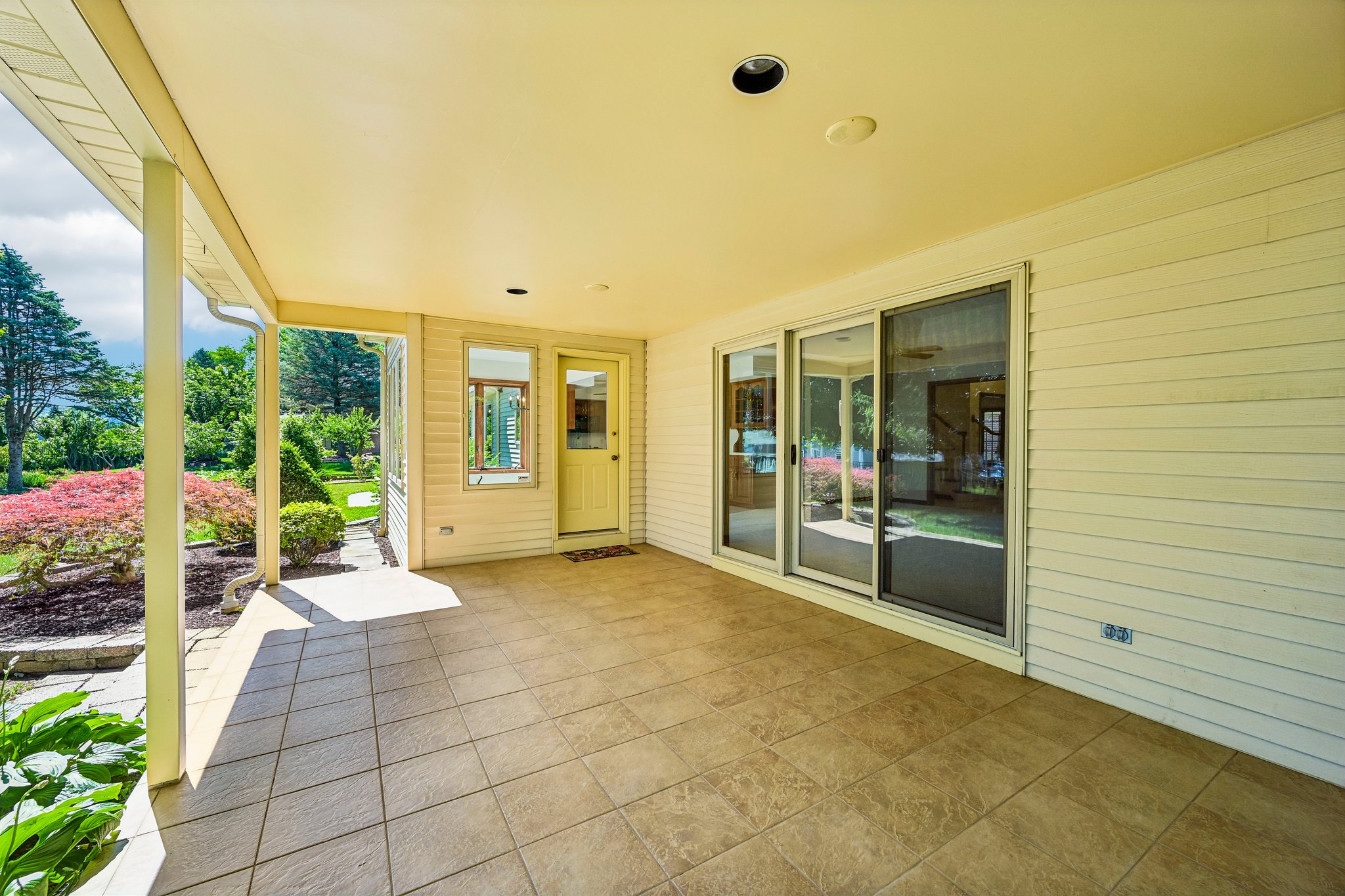 Newton Cir-S2506-077.jpg