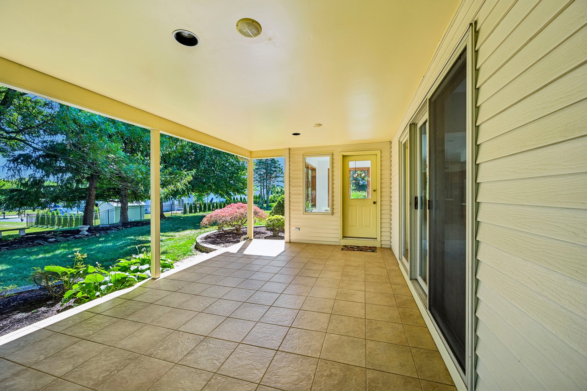 Newton Cir-S2506-078.jpg