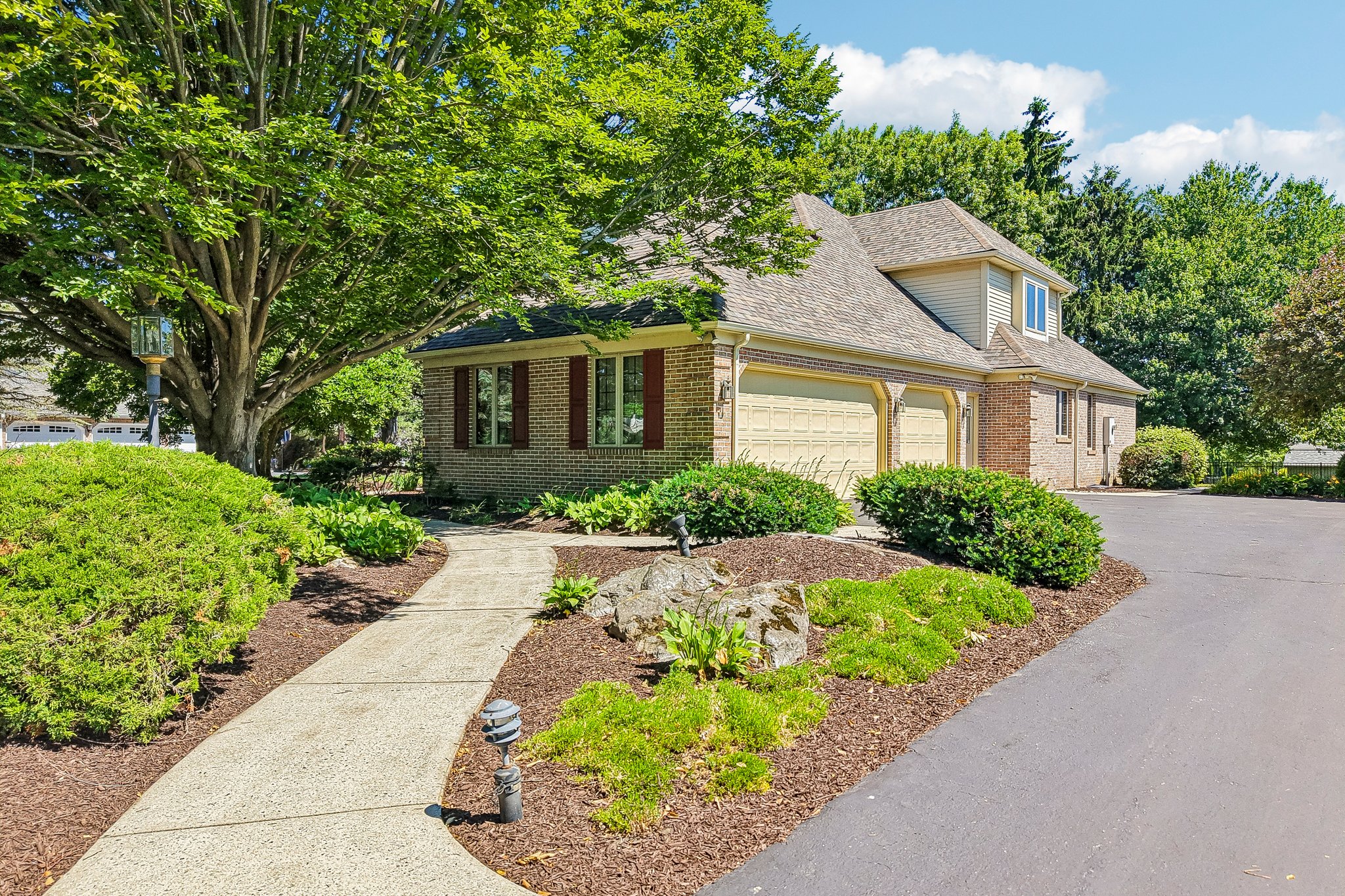 Newton Cir-S2506-089.jpg
