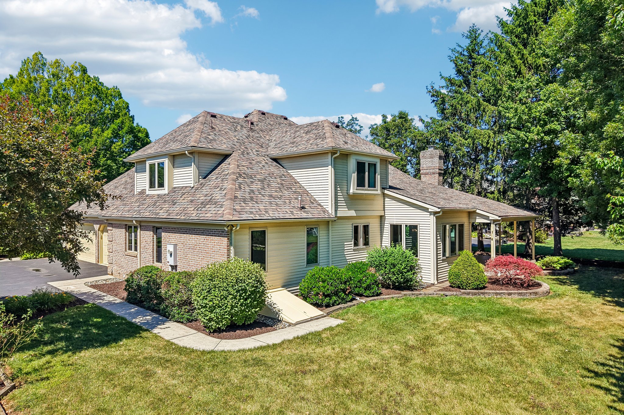 Newton Cir-S2506-098.jpg