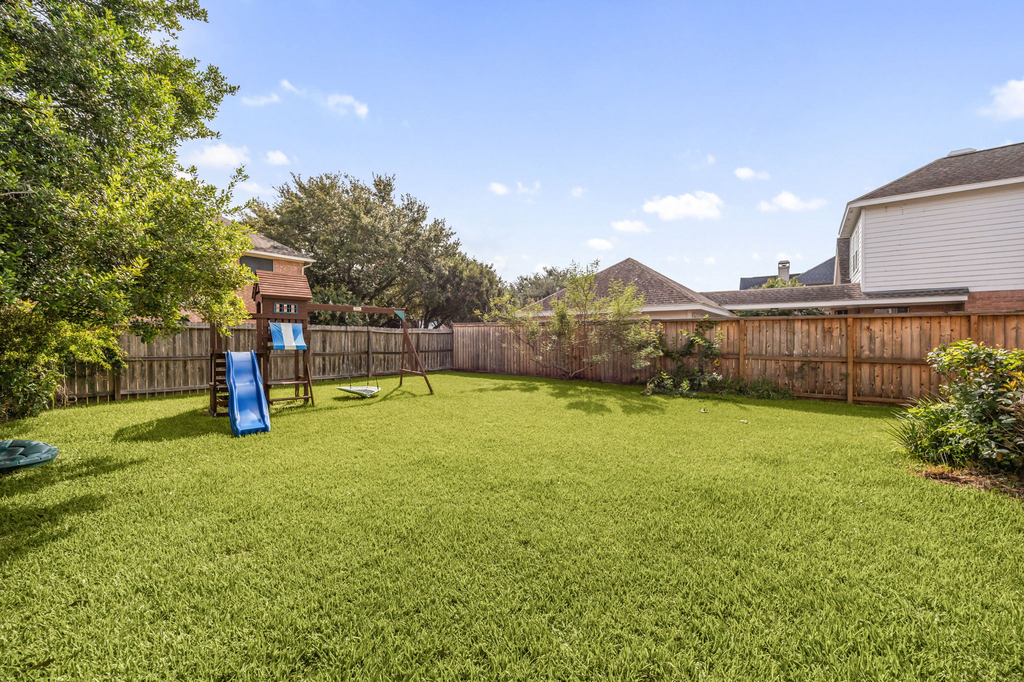  Photo 52