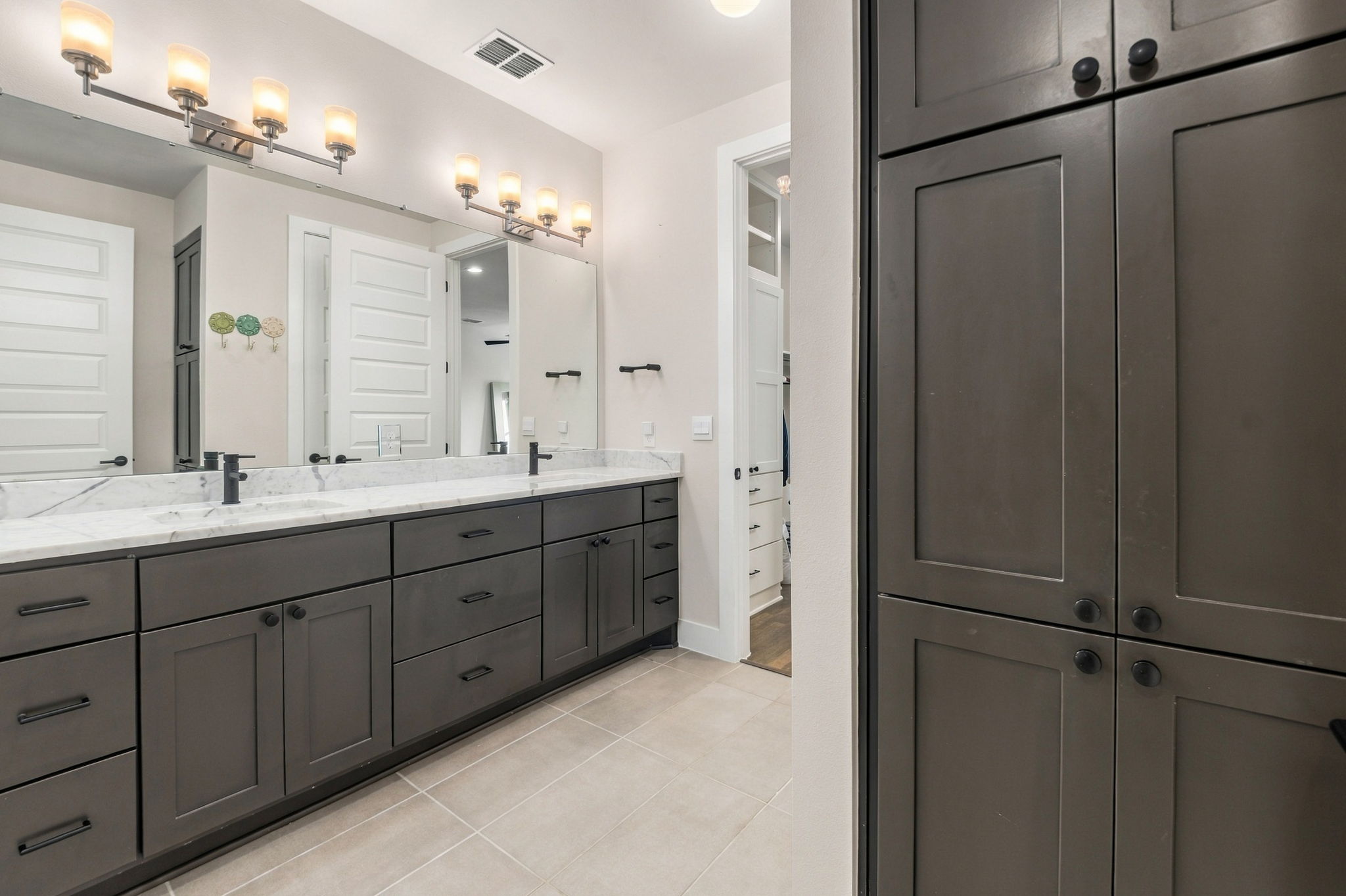  Photo 37