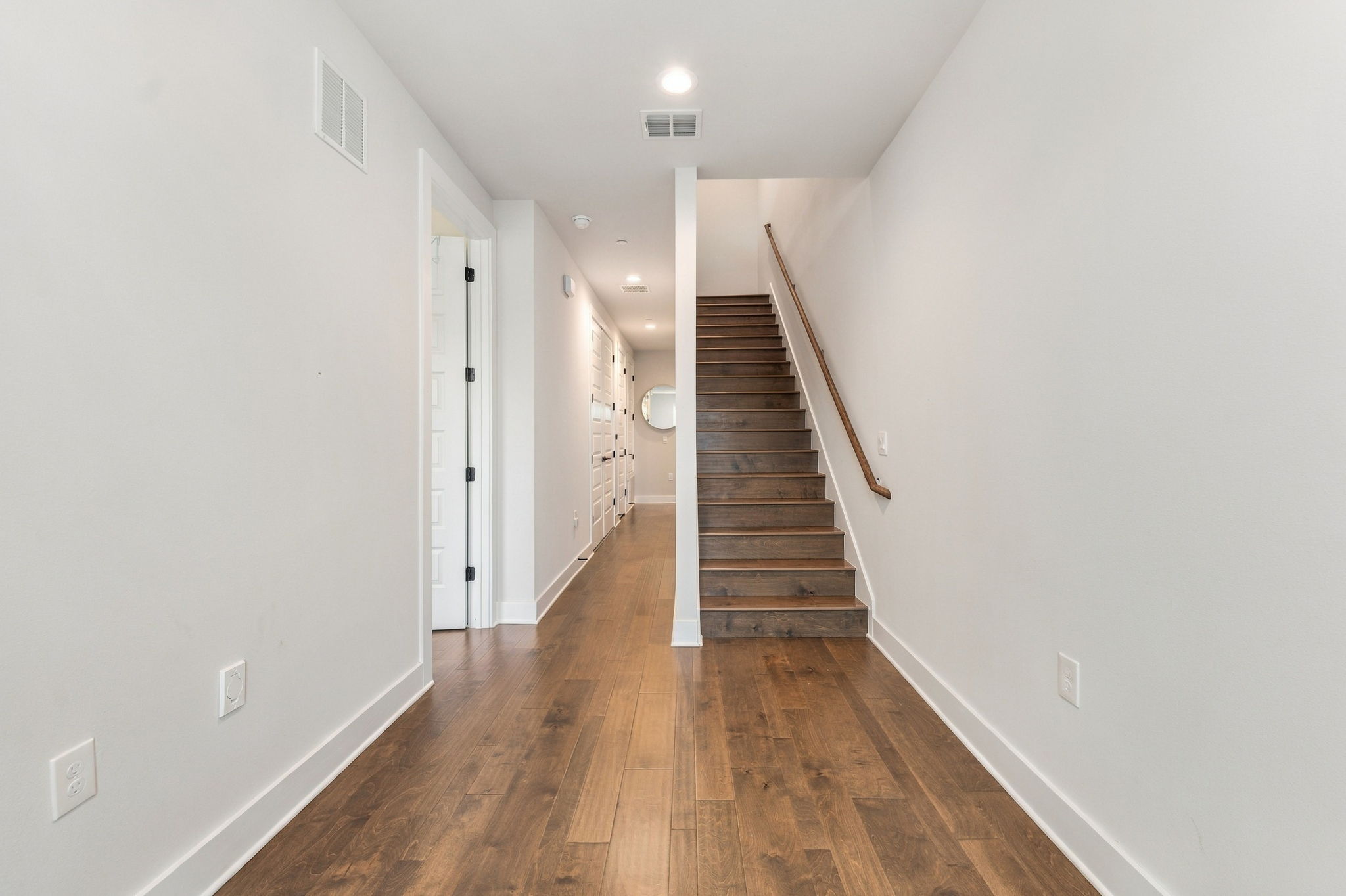  Photo 49