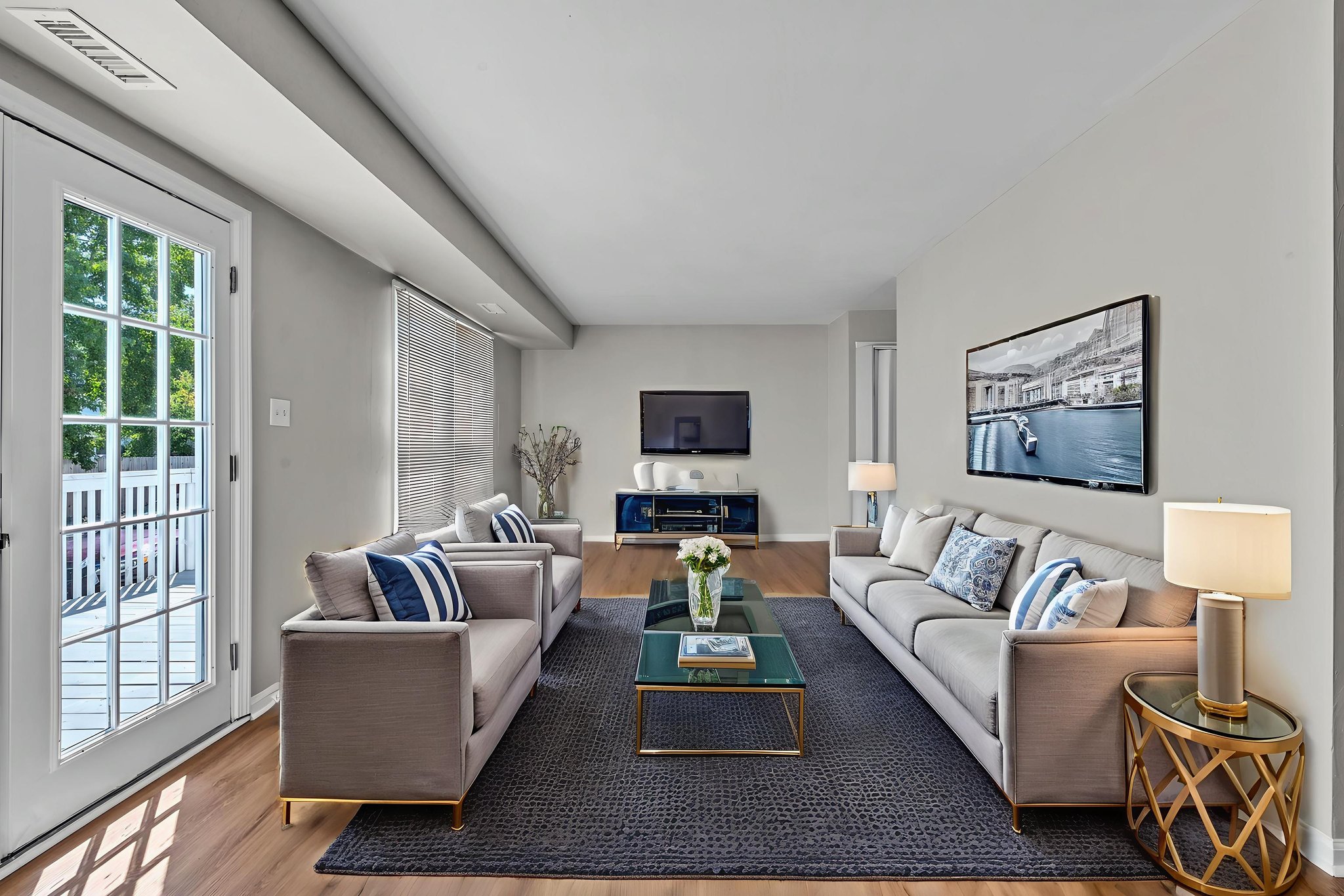 DSC_3021 virtually staged.jpeg