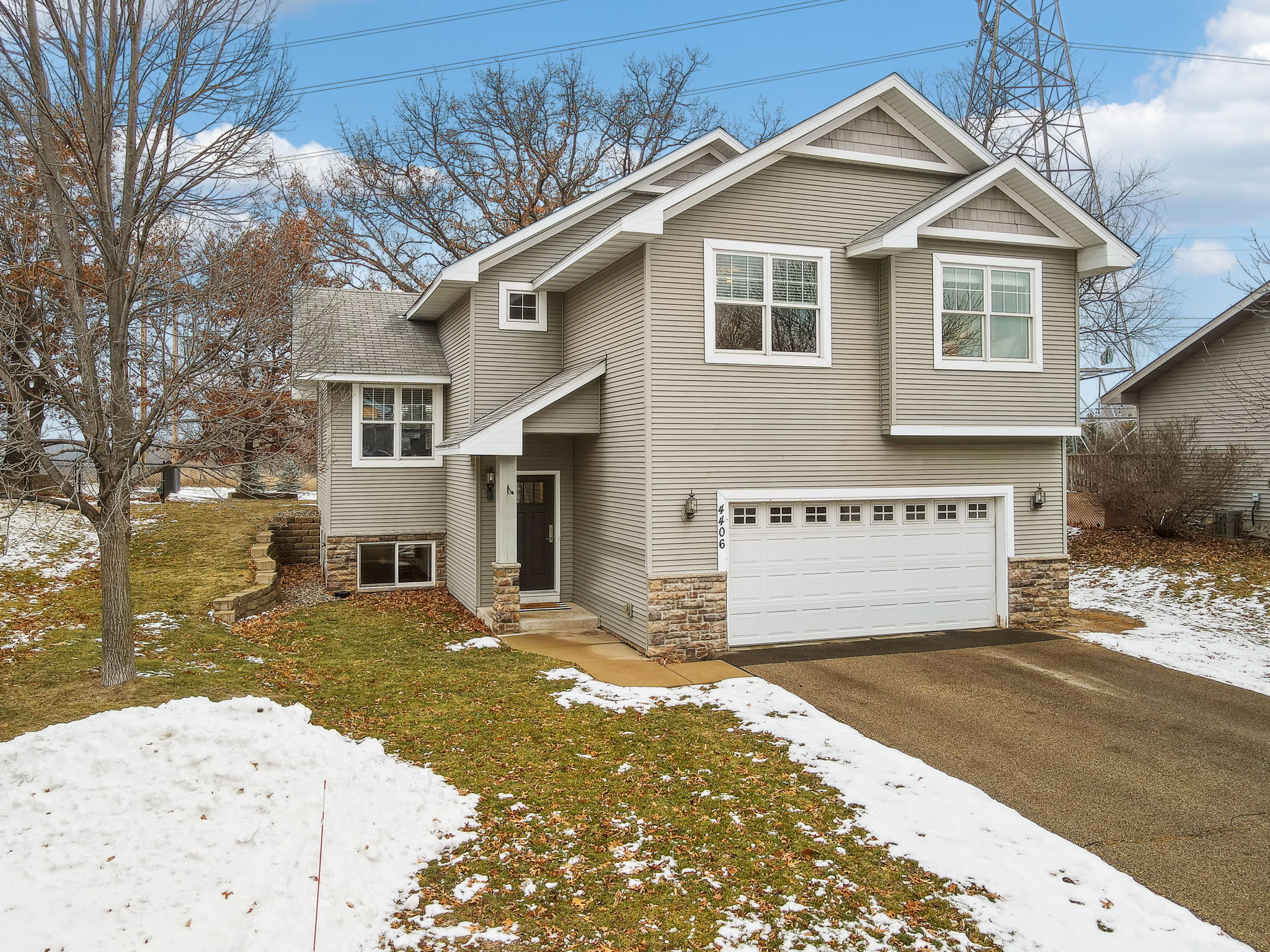 4406 Woodgate Cove, Eagan, MN 55122 Nordy Photography