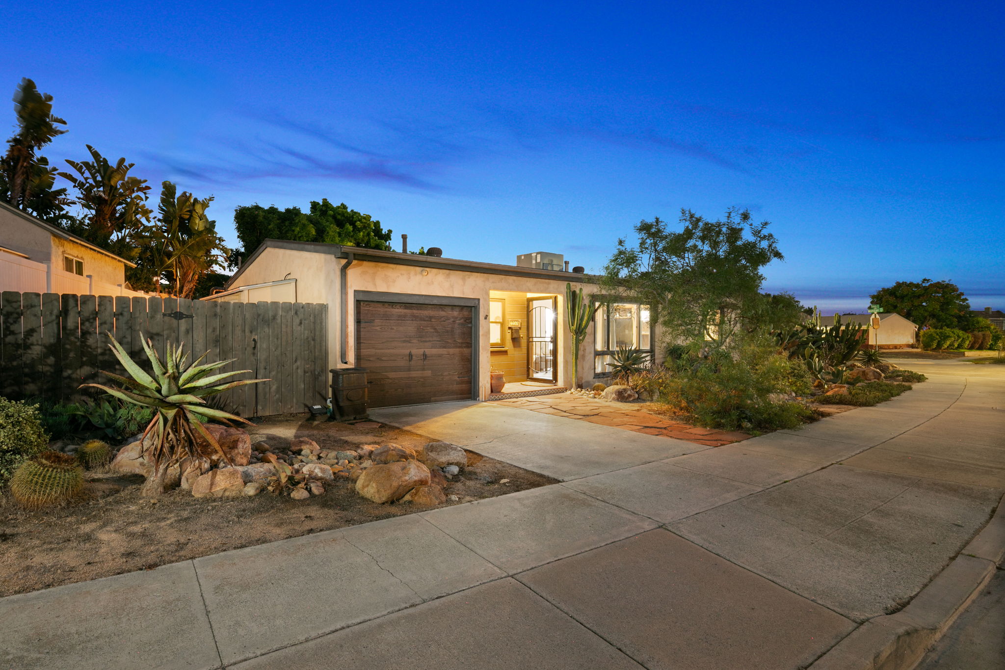 4407 Dakota Dr-95