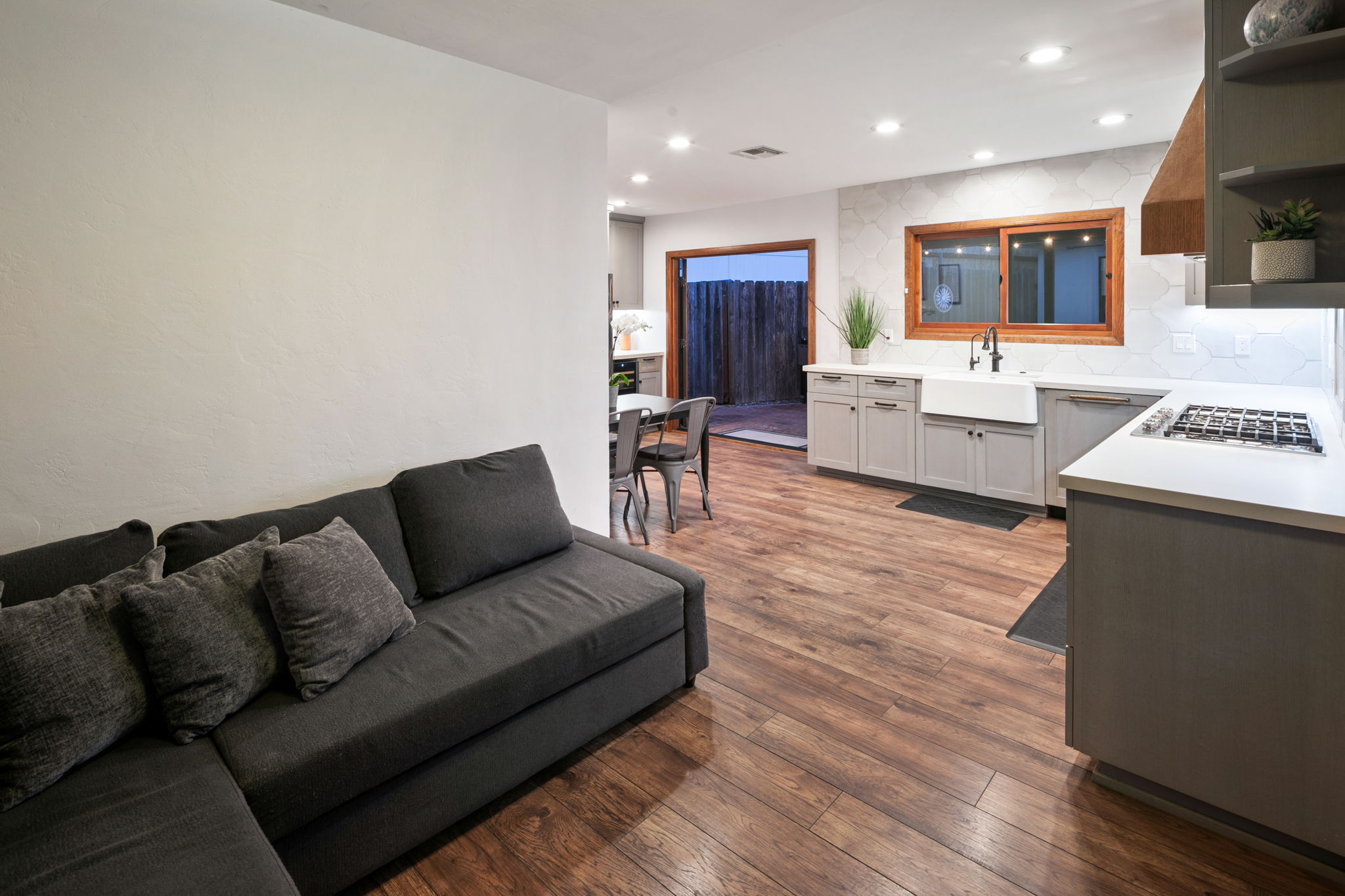 4407 Dakota Dr-76