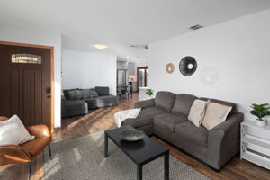 4407 Dakota Dr-35
