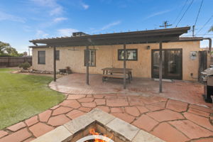 4407 Dakota Dr-13