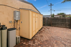 4407 Dakota Dr-10