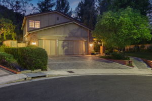 4407 Dulcinea Ct, Woodland Hills, CA 91364, USA Photo 62