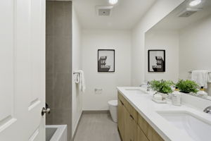  Photo 33