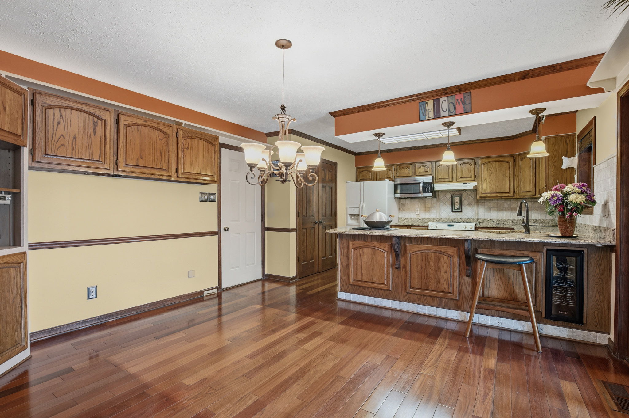 Kitchen/Breakfast Area